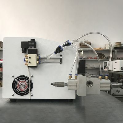 Volledig automatische computersnij- en strippemachine met max.220W vermogen