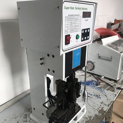 Ultra-stille terminale krimpmachine met 30/40 mm slag- en draadbereik 0,1-2,5 mm2