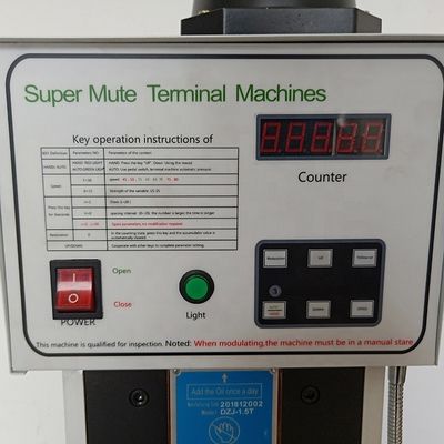 Ultra-stille terminale krimpmachine met 30/40 mm slag- en draadbereik 0,1-2,5 mm2
