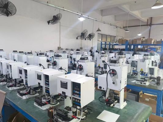 YH-1800RY draad-aftrek- en krimpterminalmachine met 0,8-7 mm aftreklengte