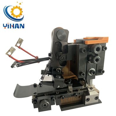 Aanpassen terminal crimping applicator voor verticale eindvoeding terminal press machine vorm