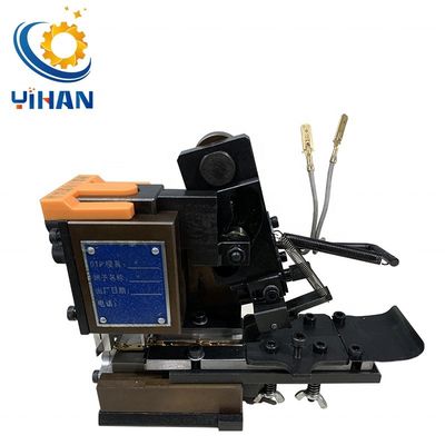 Aanpassen terminal crimping applicator voor verticale eindvoeding terminal press machine vorm
