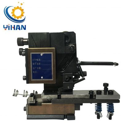 Horizontale voedingsterminal applicator met terminal crimping functie en 30 mm slag